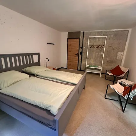 Carotel -zum Bunten Hund- Complete Laussnitz