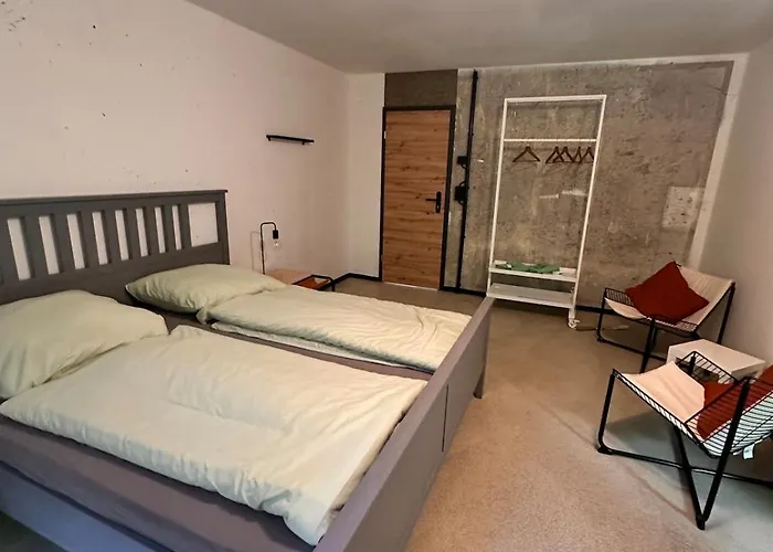 Carotel -zum Bunten Hund- Complete Laussnitz