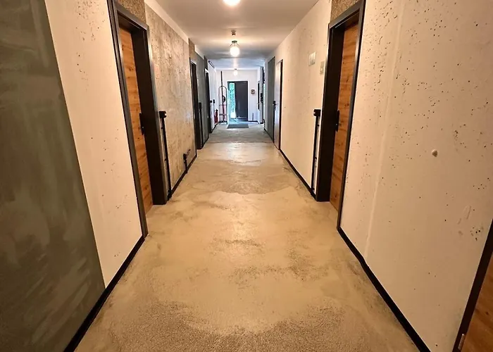 Carotel -zum Bunten Hund- Complete * Laussnitz