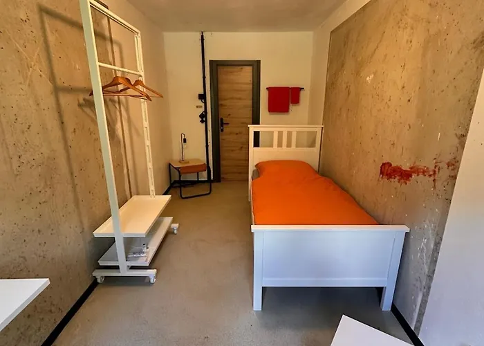 Carotel -zum Bunten Hund- Complete *