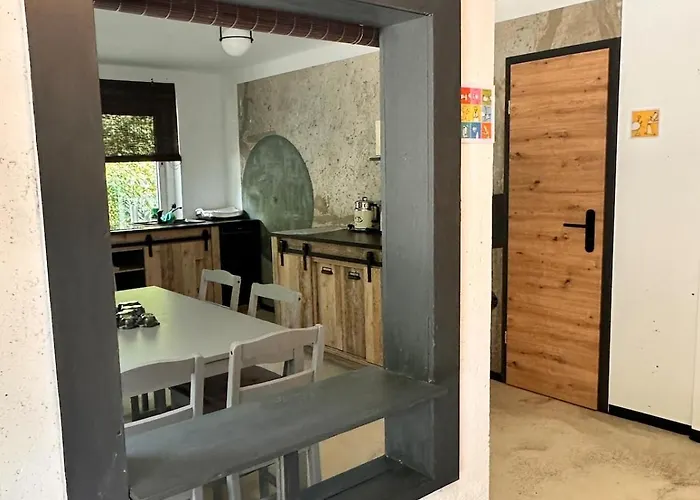 Carotel -zum Bunten Hund- Complete